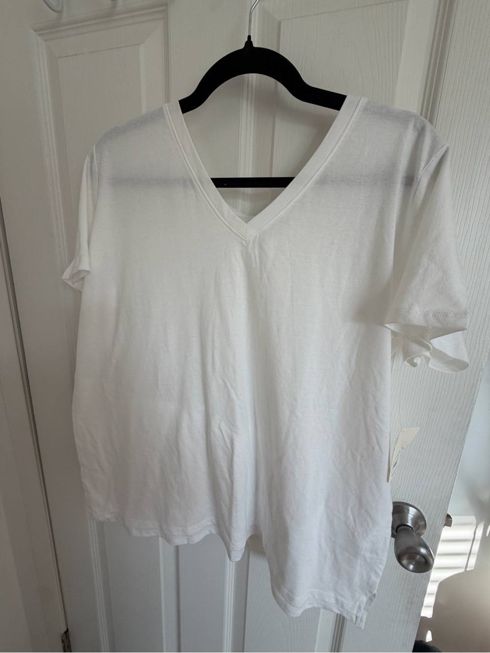 a.n.a White V-Neck Short Sleeve Top